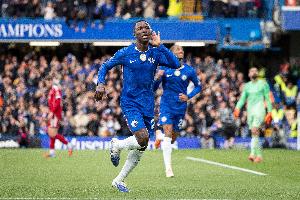 留住大将！电讯报：切尔西即将和中场凯塞多续约，球员将获得加薪