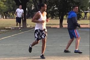 小罗纪录片:小罗曾在狱中率队11-2大胜夺冠,奖品是一头小猪崽