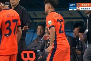 17岁邝兆镭替补登场，迎来个人中超生涯第二次出场