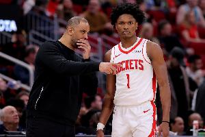 阿门：斯通和乌度卡给了我机会 他们一直为我倾注心血这意义重大