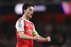 内维尔：至今仍对曼联没签赖斯耿耿于怀 期待周末他挺身而出