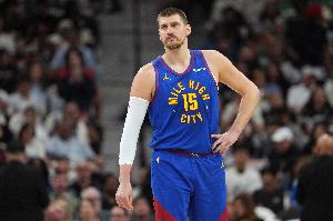 芬奇：很难防住约基奇 这就像一场下不完的国际象棋