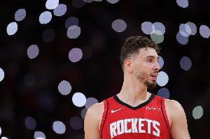 乌度卡：我刚到队时申京主动要求我严格对待他 不替他遮掩问题