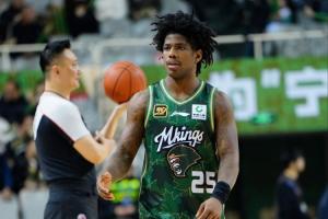 直播吧：北京队曾给K·戴维斯开出月薪15万美元的优质合同