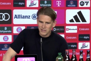 弗罗因德：欧足联清楚安联球场的安全状况 希望诺伊尔再留一年