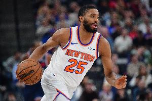 稳扎稳打！布里奇斯半场4中3拿7分2板 三分2中1